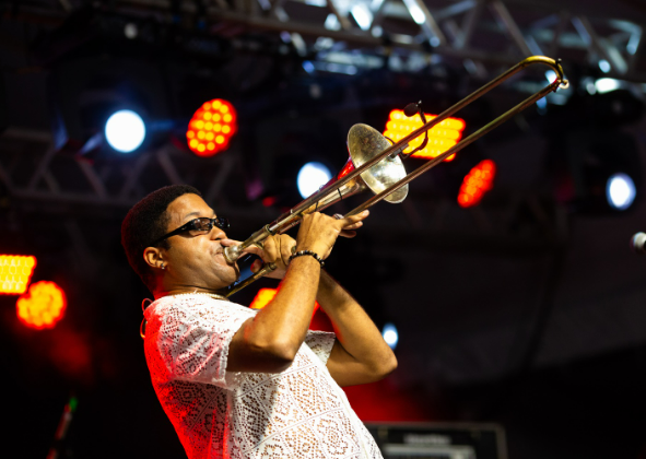 BÚZIOS RECEBE O CIRCUITO SESC JAZZ & BLUES 2025 NO FERIADÃO DO DIA DO TRABALHADOR