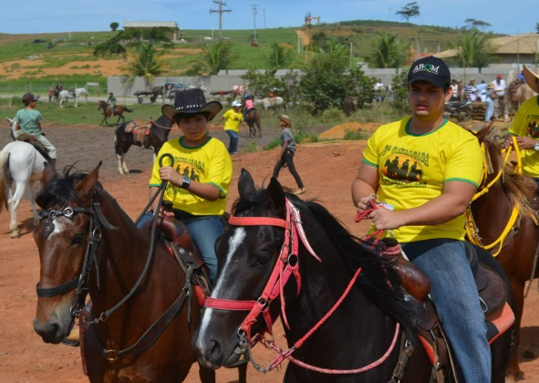 FERIADO DO TRABALHADOR COM CAVALGADA EM RIO DAS OSTRAS