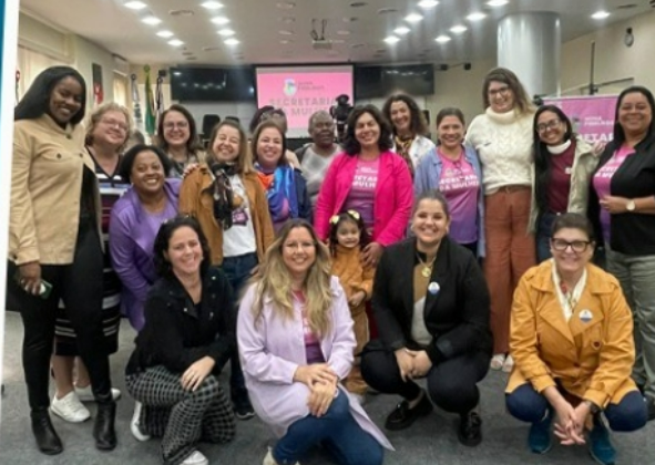 SECRETARIA DA MULHER REALIZA 1º ENCONTRO DE MOVIMENTOS DE MULHERES DE NOVA FRIBURGO - CONSTRUINDO CAMINHOS COM ELAS: DIÁLOGO, INFORMAÇÃO E FORTALECIMENTO DE REDES